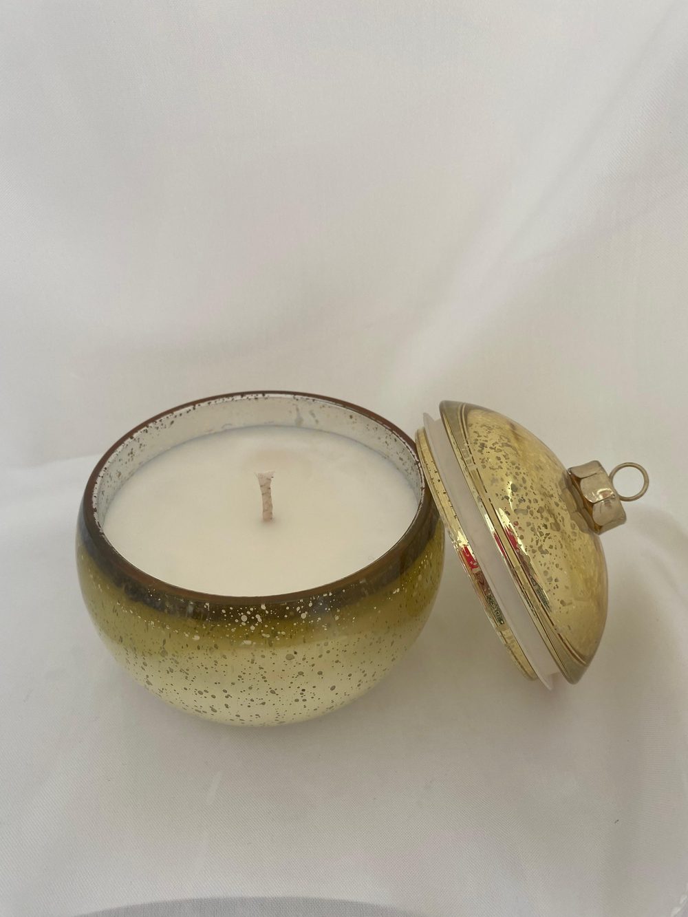 Gold Bauble keepsake candle